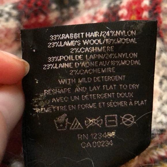 LUXURIOUS! NWOT 424 & 5th super soft scarf / wrap - Picture 4 of 6